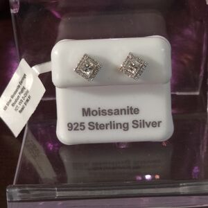 NWT 1 CT Moissanite 925 Sterling Silver Stud Earrings
